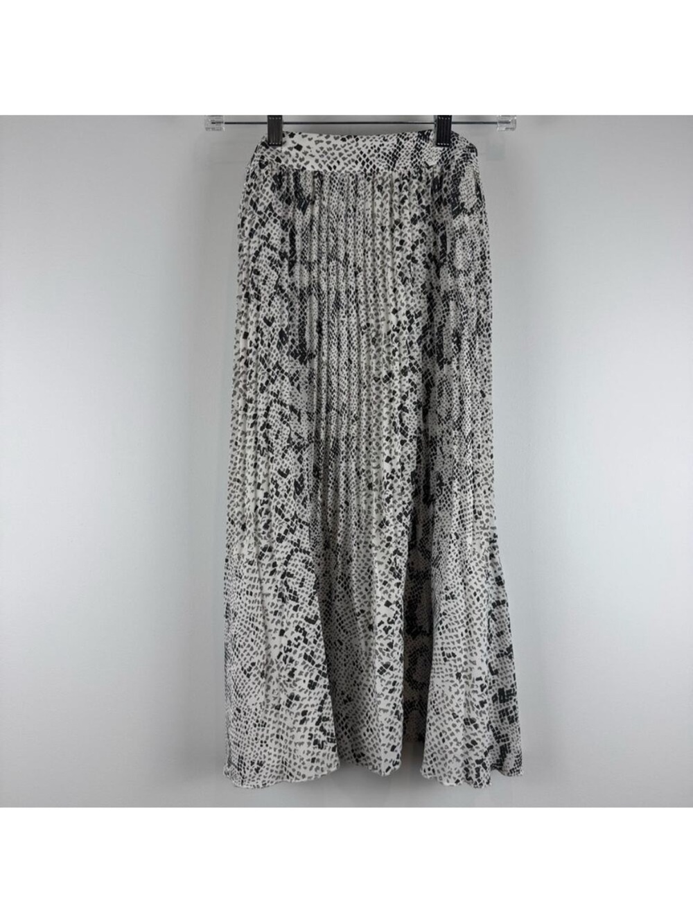 J CREW Pleated Snake Print Skirt Size 0